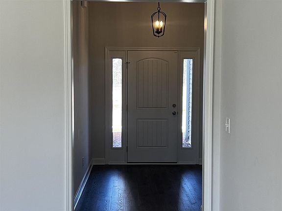 4th image of 7536 Hanford Dr