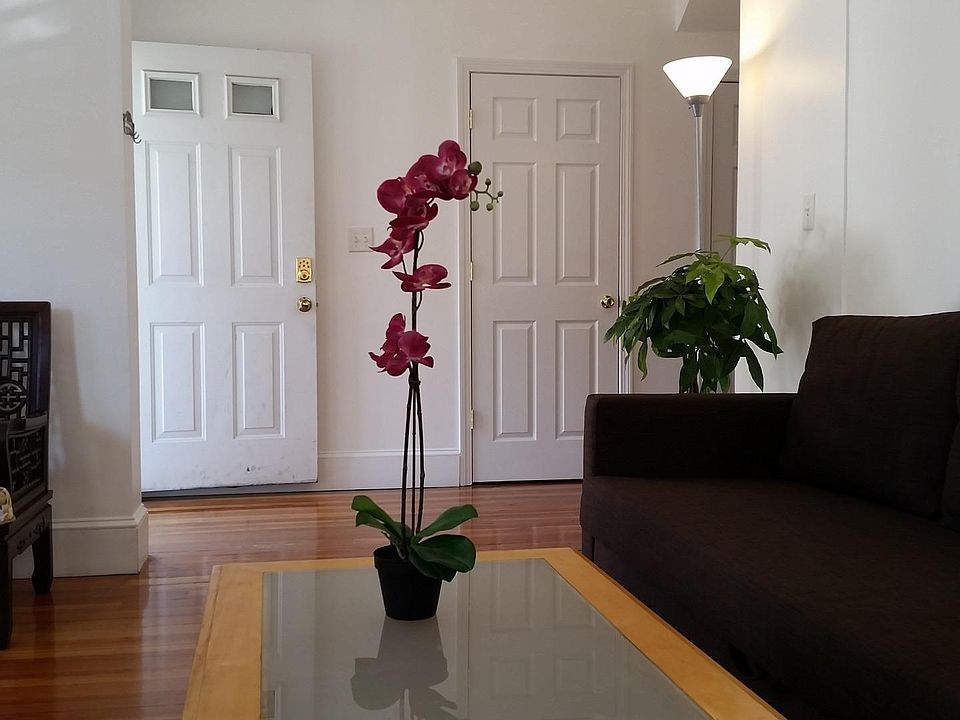 1st image of 28 Brackett St #1