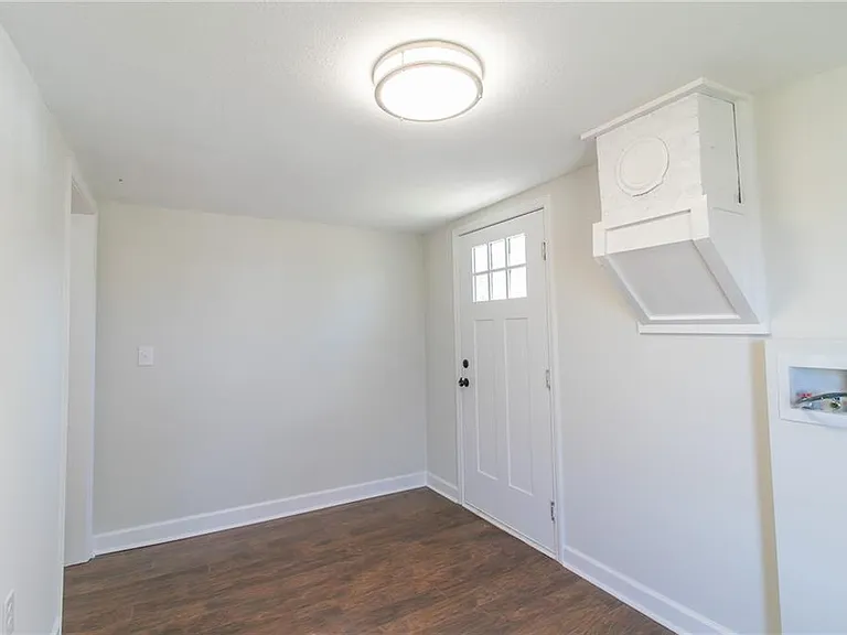 110 Emerson St #B — Photo 8