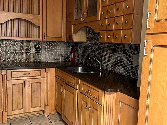 4th image of 13704 Wentworth Ave #1