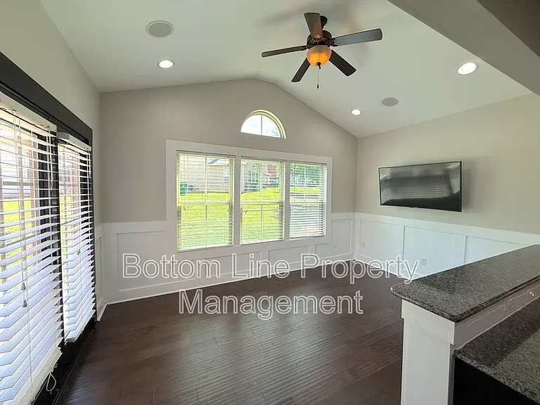2507 Alyssa Ln — Photo 9