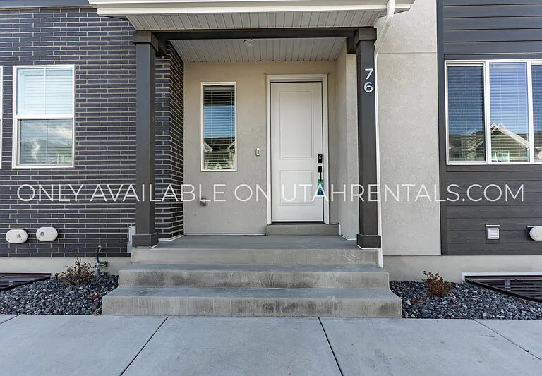 76 S Moonlit Rd — Photo 2