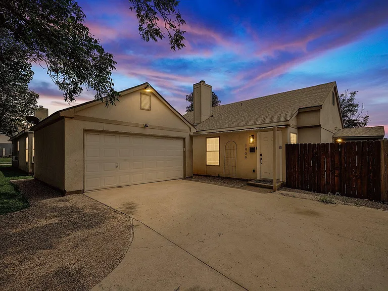 1909 California Dr — Photo 30