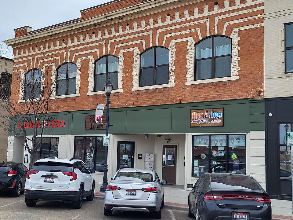 Indian Creek Apartments above retail shops