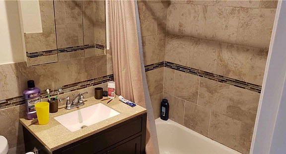 4th image of 1 E Broadway APT 7Q