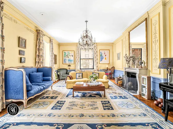 550 Park Avenue 2E image 1 of 14