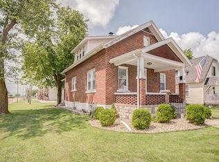 1024 Beech St, Highland, IL 62249