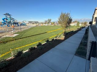 5991 Huntington Dr, Eastvale, CA