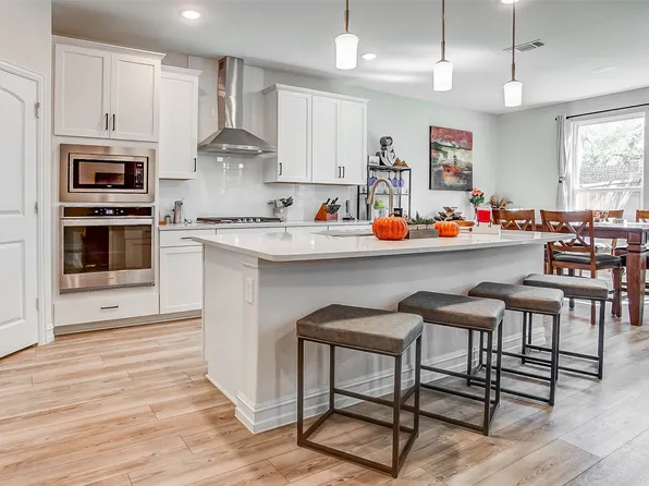 718 Creekwater Ln, Garland, TX 75043