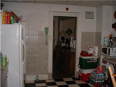 4th image of 1030 N Tremont St