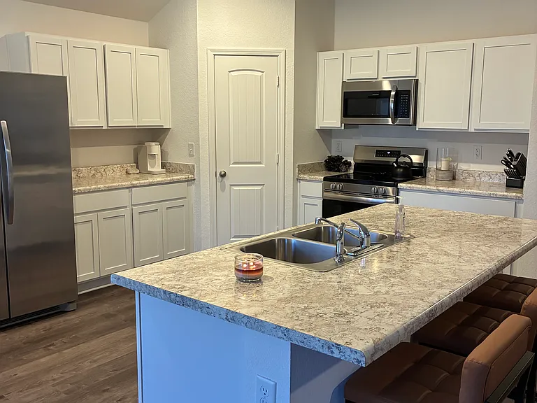 1487 Meadows Dr — Photo 16