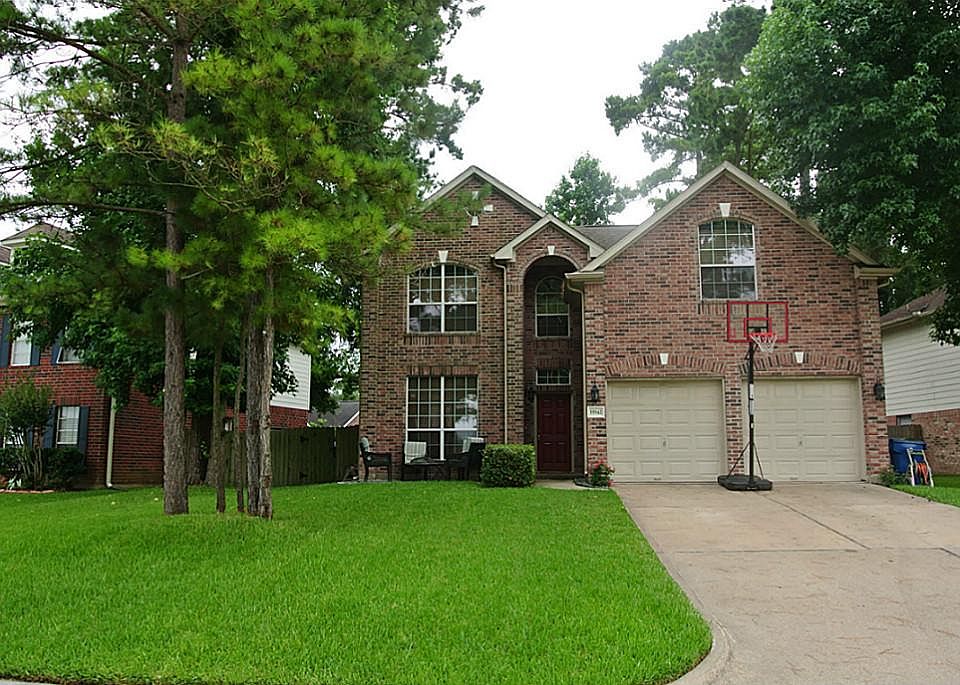 Beautiful Home in Walden on Lake Houston with Waterview