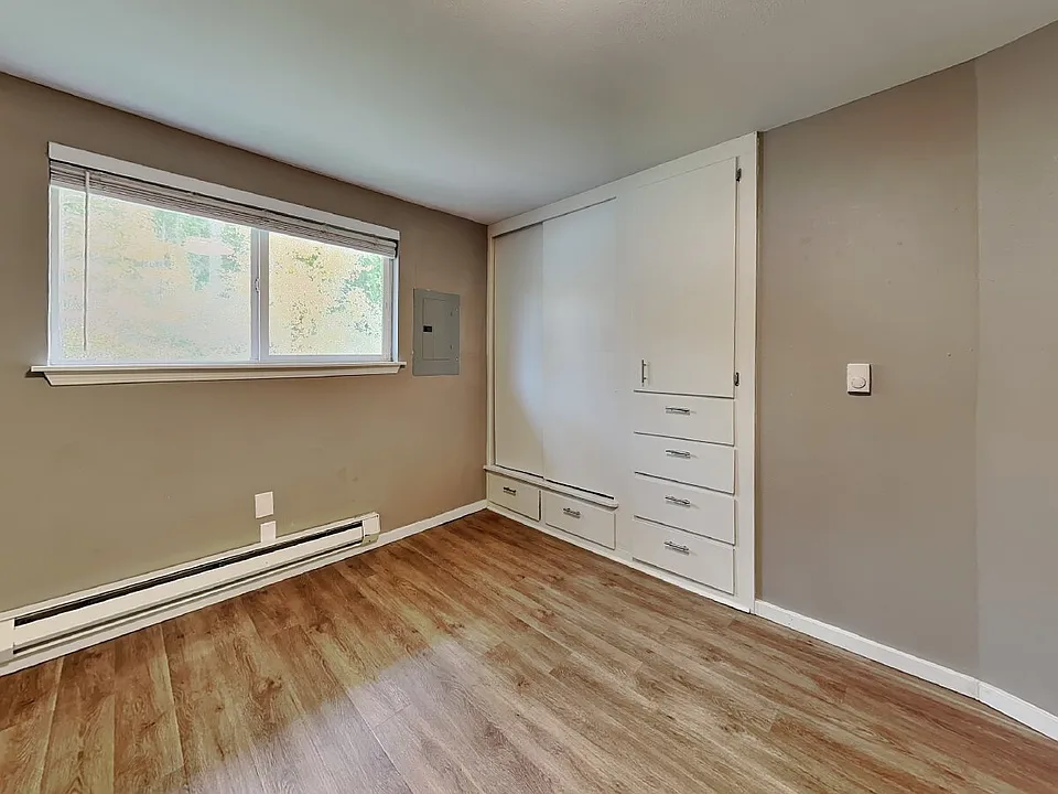 102 Summit Ave N #10
