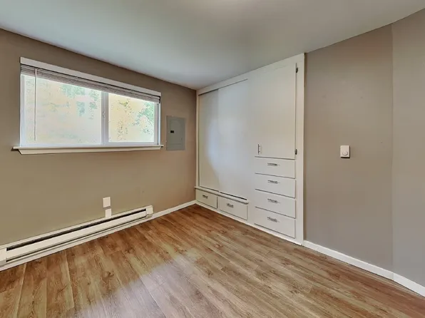 102 Summit Ave N, Kent, WA