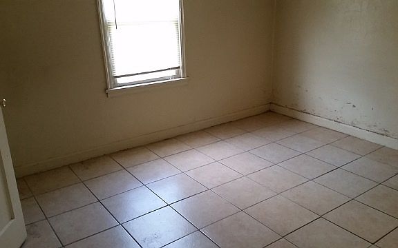 3rd image of 2640 Dunn Ave