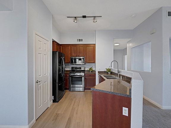 5th image of 10245 S Maryland Pkwy #225