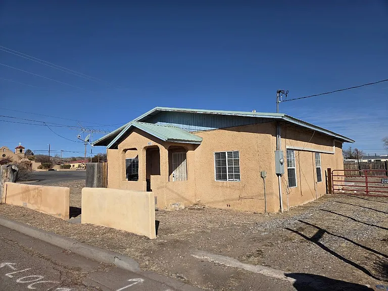 801 Calle Vigil — Photo 11