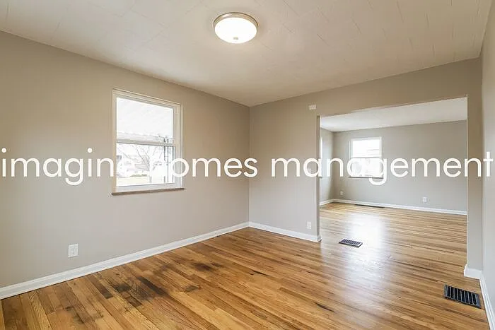 4 bed, 2.0 bath, 1890 sqft, $2,295 — Photo 4