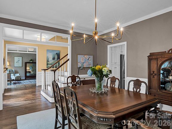 5th image of 708 Barington Pl