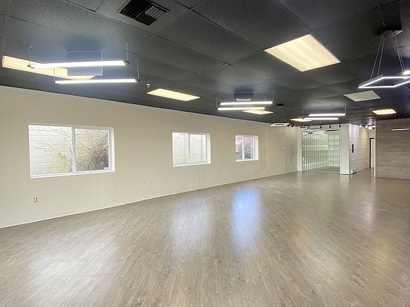 4th image of 2109 196th St SW #106