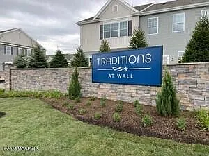 12 Coburgh Dr — Photo 2