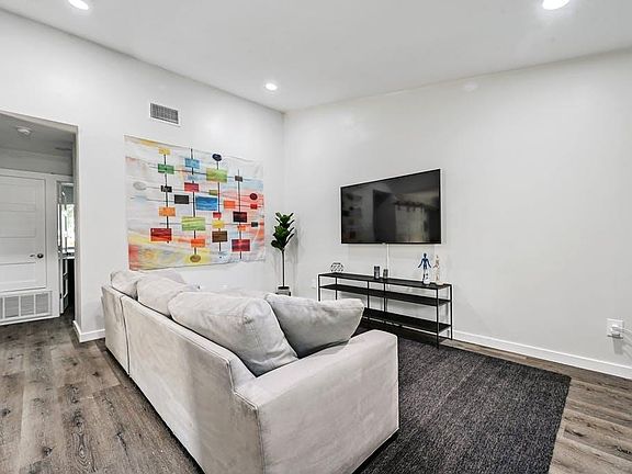 3rd image of 6705 Deatonhill Dr #A