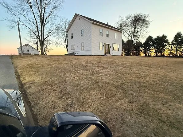 1882 231st St, Muscatine, IA 52761