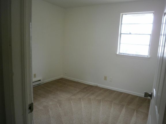 5th image of 9530 17th Bay St