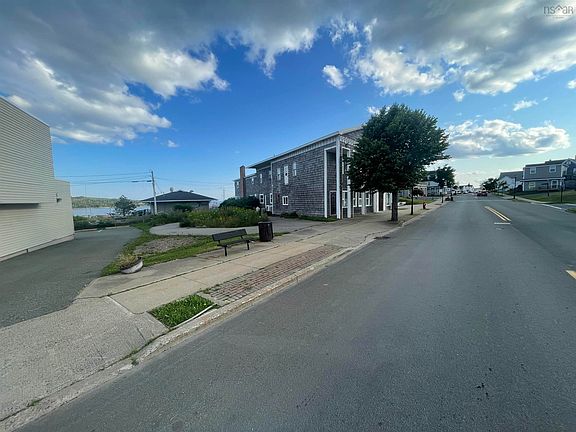 2nd image of 7511 Main St