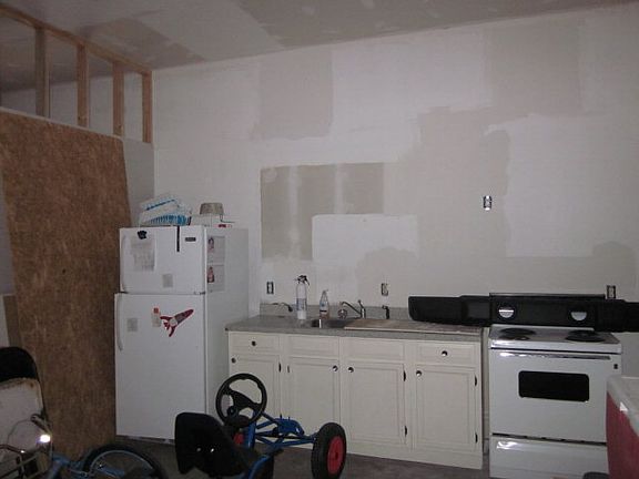 5th image of 906 Jackson Dr