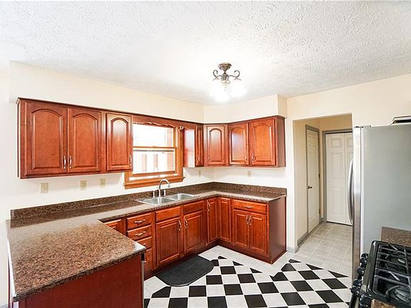 2nd image of 103 Pauline Dr