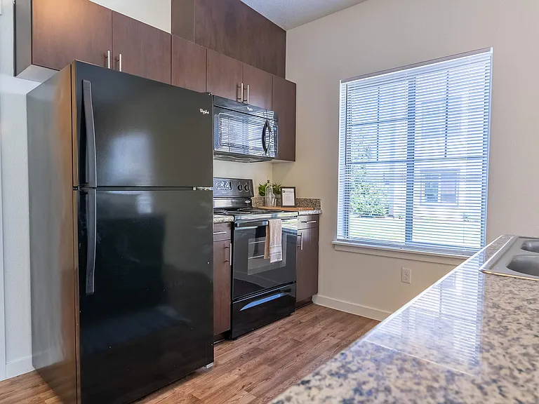 Riverplace Apartment Homes — Photo 41