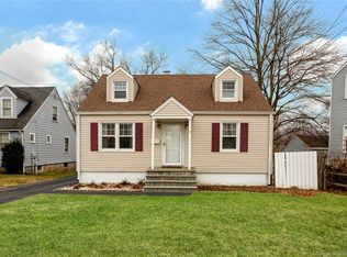 814 Knapps Hwy, Fairfield, CT 06825