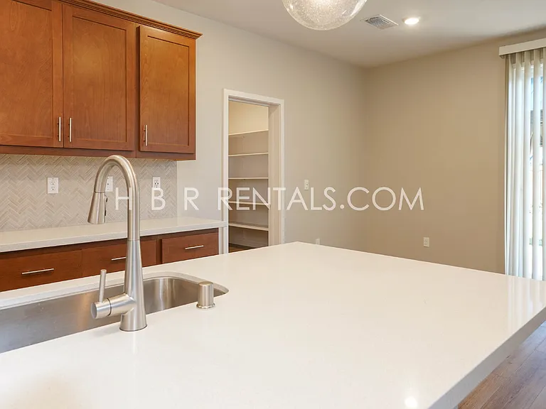 1038 Osprey Dr — Photo 9
