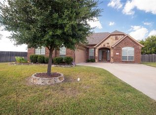 401 Turnstone Ct, Desoto, TX 75115