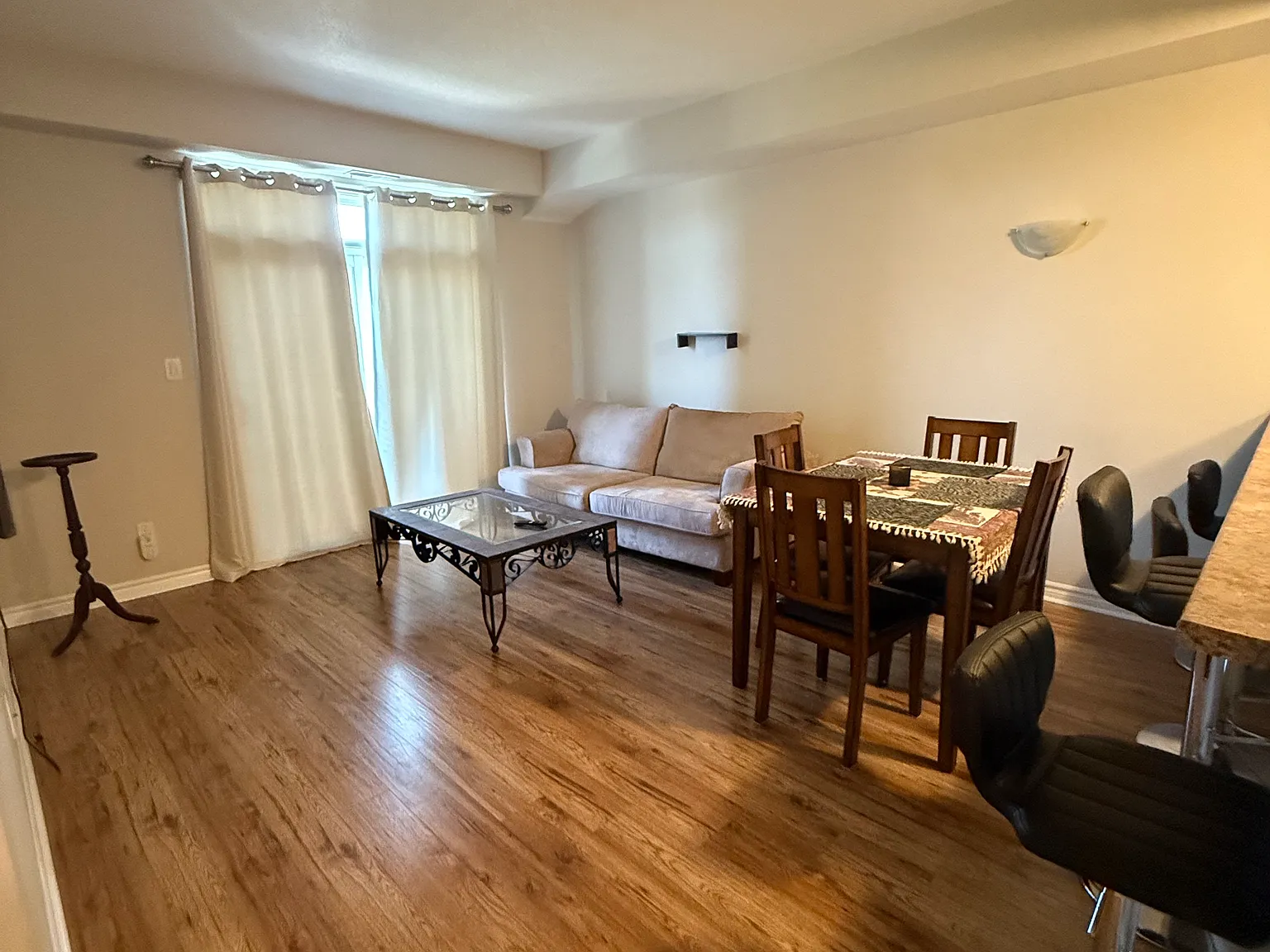 407 Colonial Dr — Photo 3