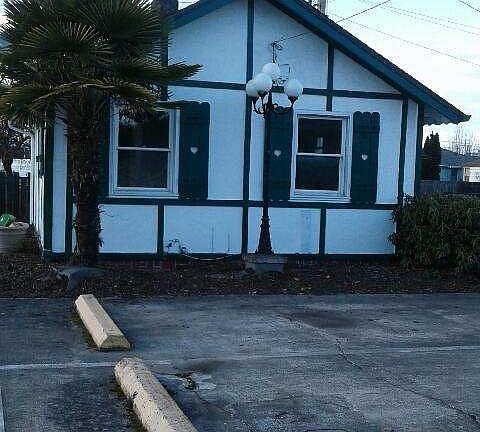 2nd image of 1135 E Front St