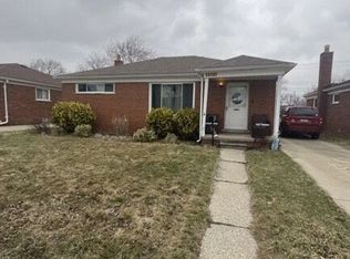 23107 Playview St, Saint Clair Shores, MI 48082
