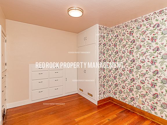 4th image of 23515 E Wellesley Ave