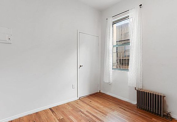 5th image of 247 W 63rd St Penthouse C