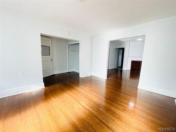 5th image of 1129 West Ave