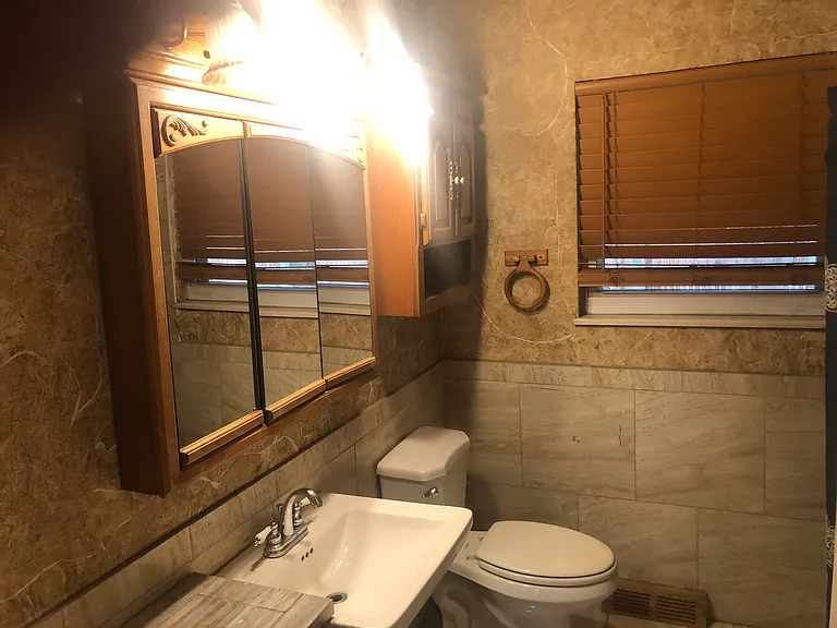 1416 Burlington Dr — Photo 2