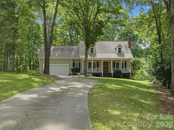 401 Brenwyck Ct, Matthews, NC 28105
