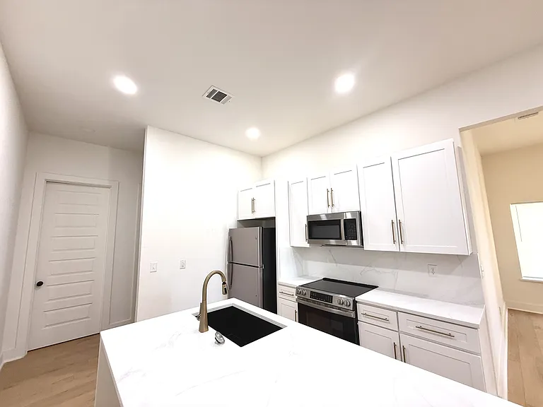 921 S Franklin Dr — Photo 6