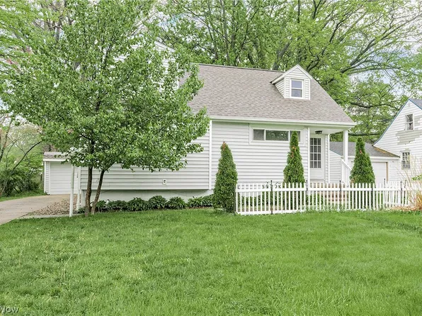 3719 Walter Rd, North Olmsted, OH 44070
