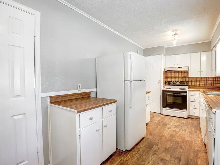 3717 Forestwood St — Photo 4