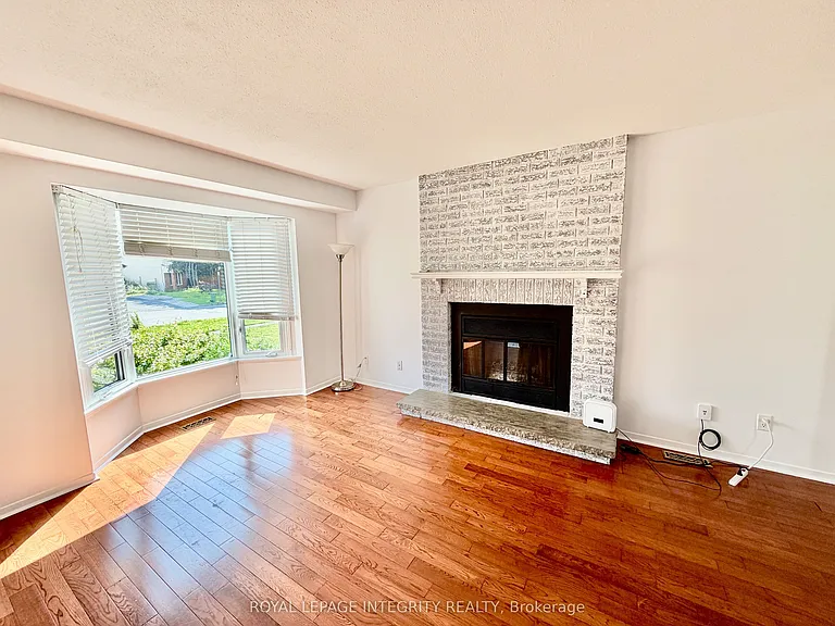 1039 Karsh Dr — Photo 15