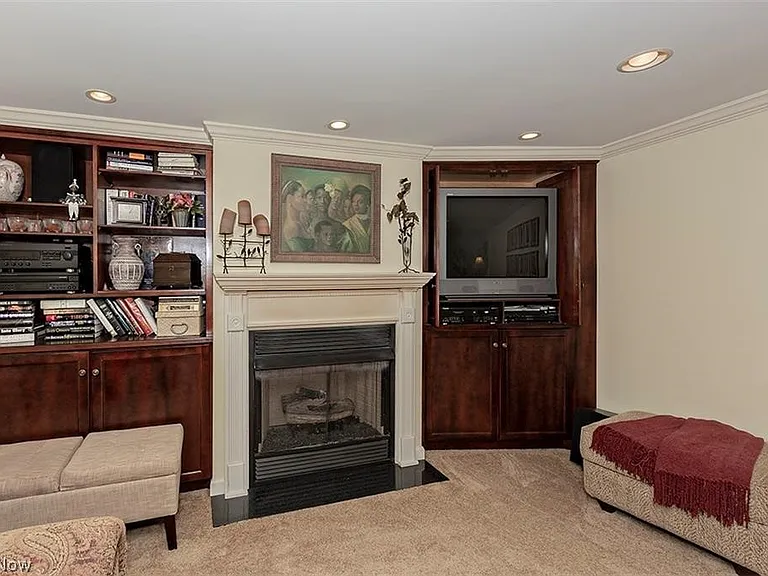 2415 Fenwick Rd — Photo 21