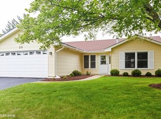 215 Islington Ln, Schaumburg, IL 60193