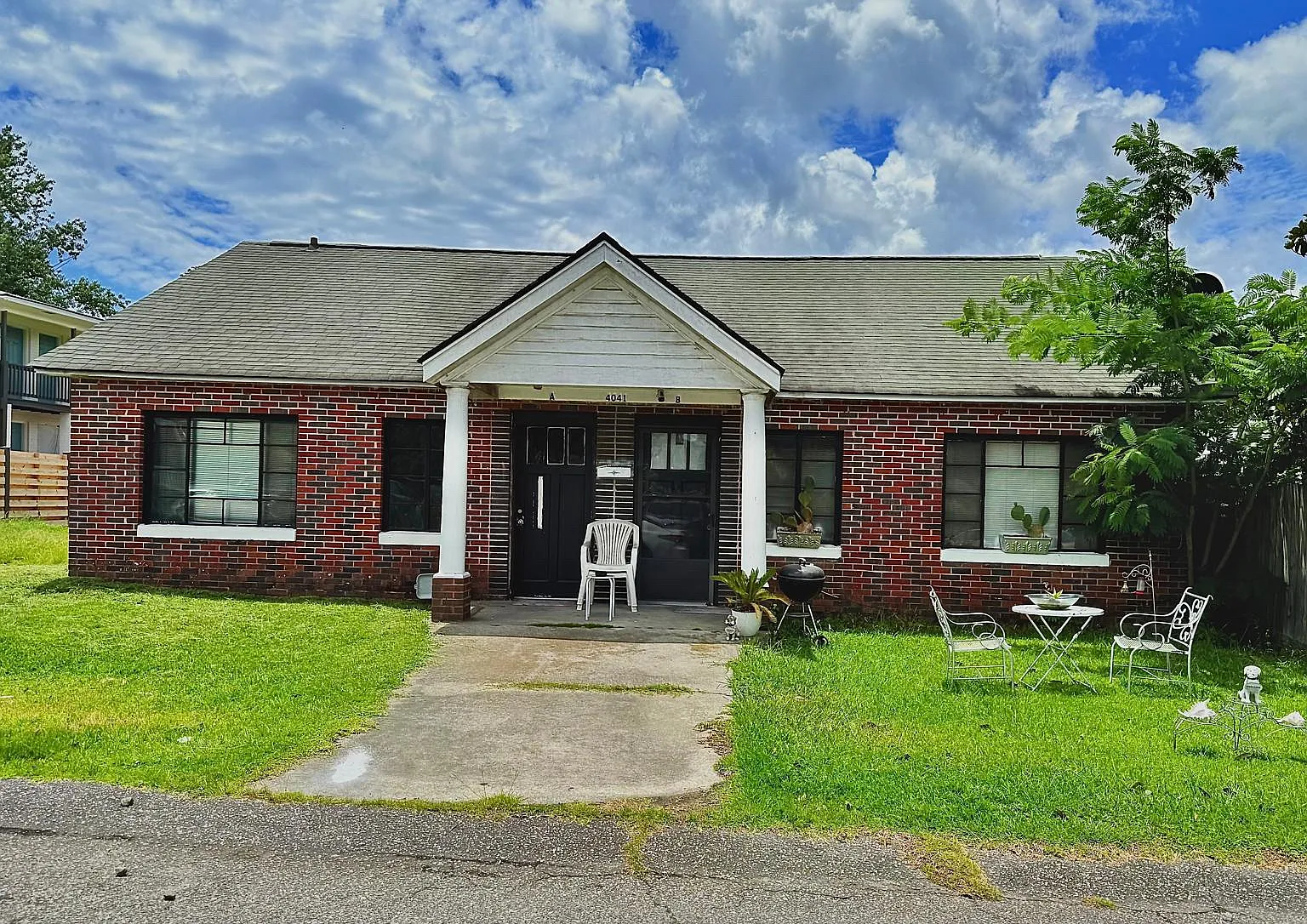 4047 Bamberg Ave — Photo 2